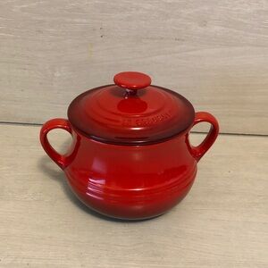 Le Creuset Stoneware Soleil Red Mini Bean Pot Soup Crock Lid & Handles Red Ombre